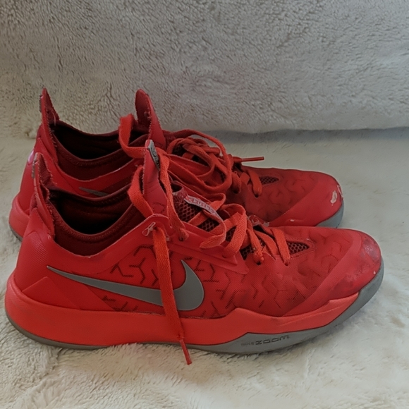 Athletic shoe - Picture 2 of 3